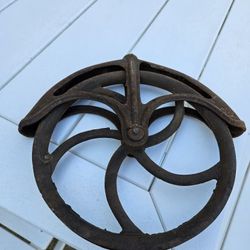 Old Iron Pulley. Make Offer 