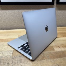 2020 13” MacBook Pro - 1.4 GHz i5 - 16GB - 256GB SSD