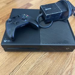 XBOX One Console + 6 Games