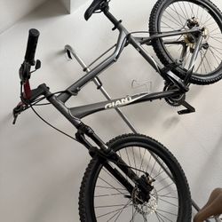 Giant Mountain Bike Men’s XL