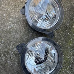Head Light Assembly Fits Gladiator Wrangler 