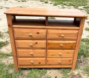 Dresser