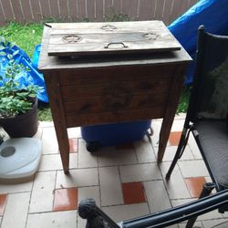 Ice Chest  With Texas Stares