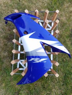 04-06 Yamaha R1 OEM Left Mid Fairing