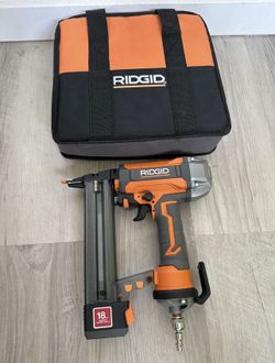 RIDGID Pneumatic 18-Gauge 1-1/2 in. Finish Stapler with Contractor's Bag