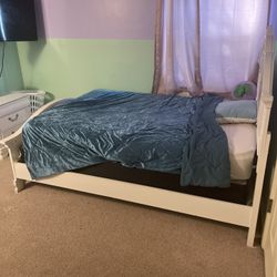 GOOD condition Full Size Bedroom Set.