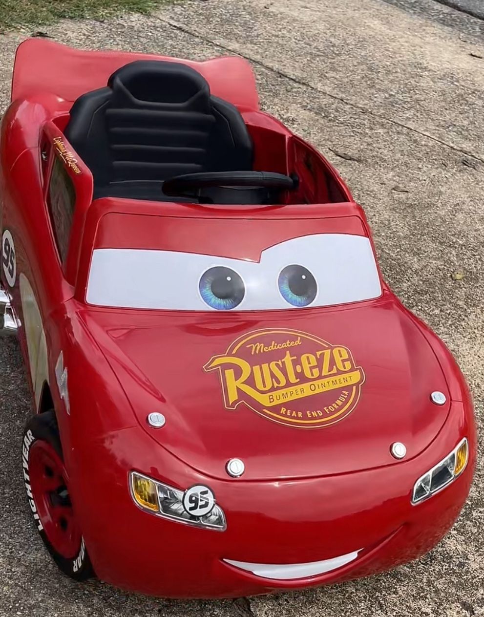 12v Lightning McQueen fon Ride On Car