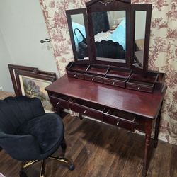 dark wood tri- folding mirror vanity table

set and Stool