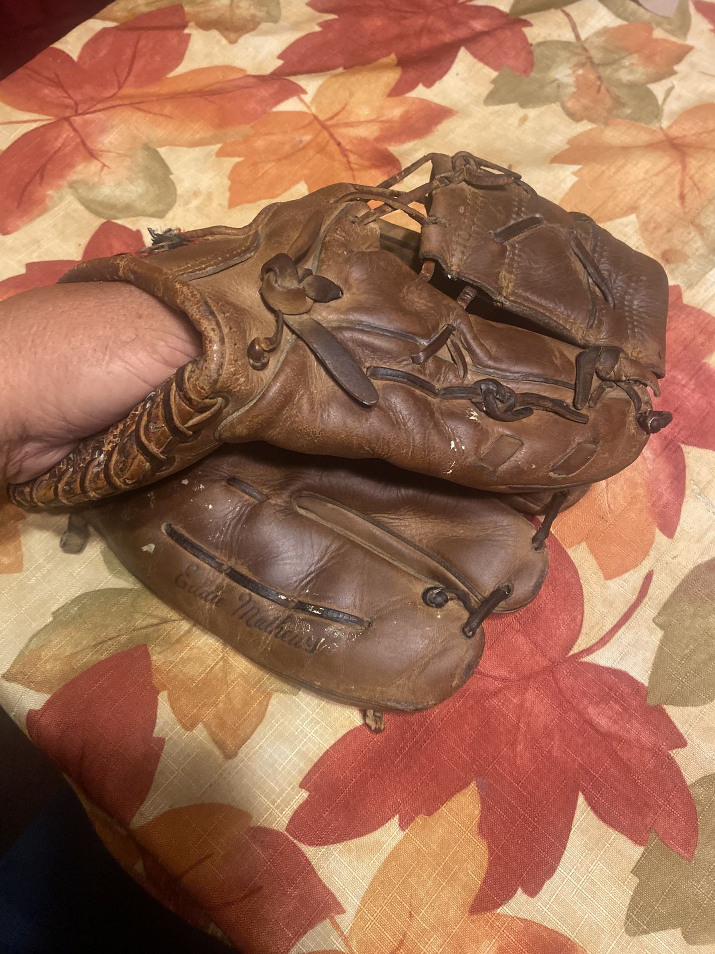 Vintage Rawlings 12” Adult Baseball Glove RHT Eddie Mathew’s