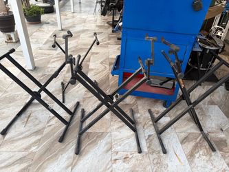 piano stands