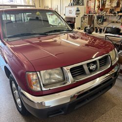 1999 Nissan Frontier XE King Cab- 5 Speed Manual - 140k - No Rust