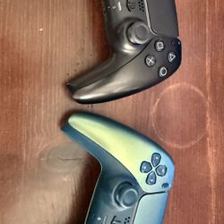 PS5 Controllers 