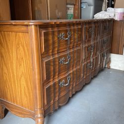 Vintage Dresser And 2 Night Stands Bedroom Set 