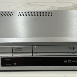 SONY VHS VCR/DVD COMBO SILVER WITH REMOTE CONTROL MODEL SLV-D350P VIDEO CASSETTE RECORDER