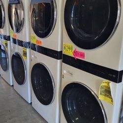 LG ThinQ WashTower Single Unit Front Load Washer 4.5 Cubic Feet Dryer 7.4 Cubic Feet