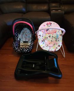 MINNIE MOUSE INFANT CAR SEAT AND BOUNCER