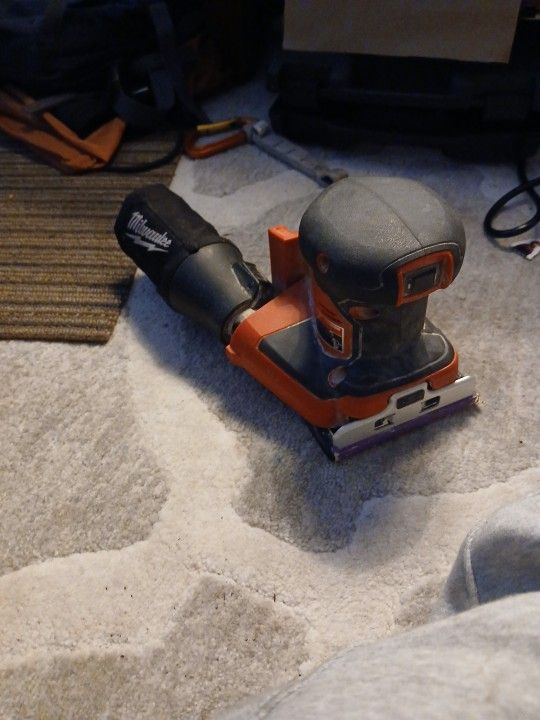 Cordless Milwaukee Sander 