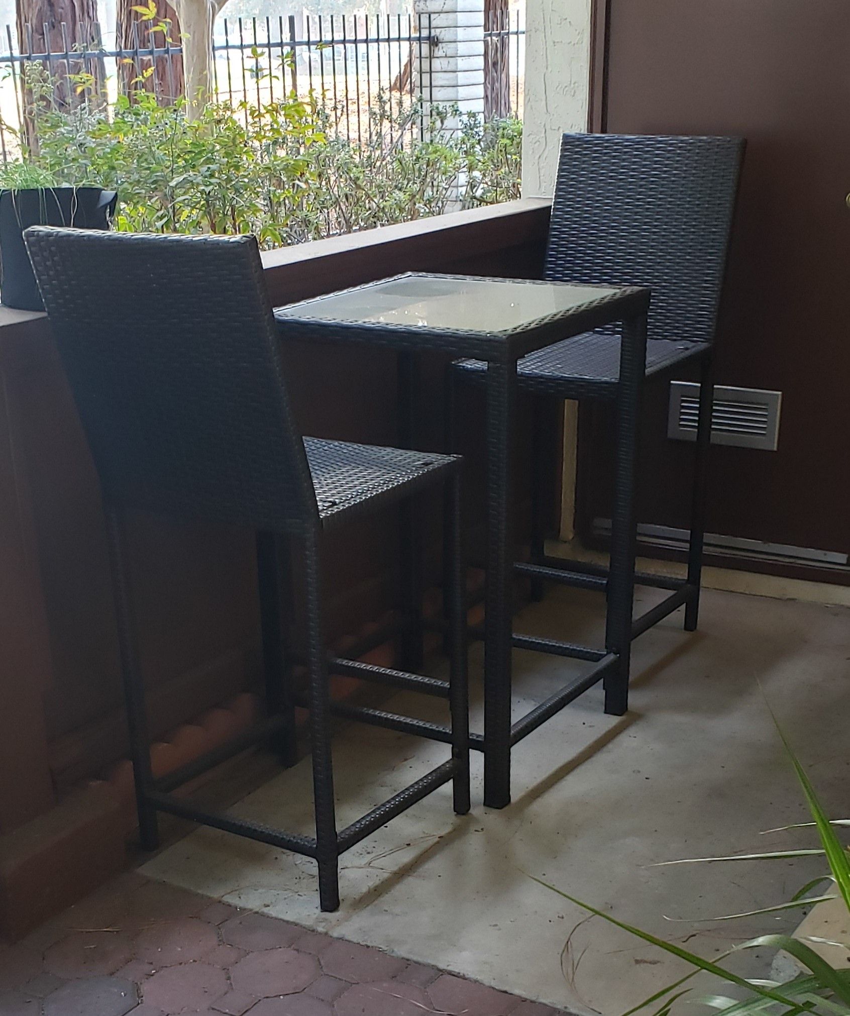 Rattan Patio Set: 2 high chairs + table