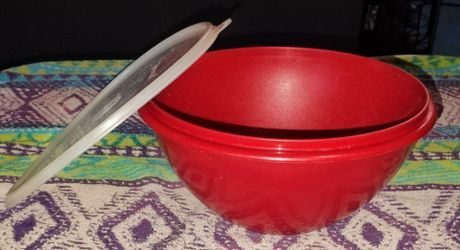 Vintage Cherry Red 9 inch Bowl Tupperware Wonderlier with Lid 🥣 Retro Kitchen Royalty!