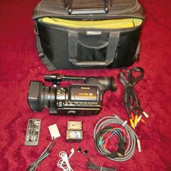 Panasonic AG-HVX200AP 3CCD P2 Camcorder w/ Bag & Accesories (DAMAGED BUT WORKING)