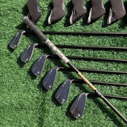 2024 TAYLORMADE P790 IRON SET 4-PW SILVER RH - DYNAMIC GOLD 105 S300 SHAFT