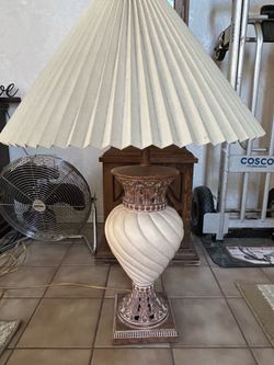 Vintage 1980s Postmodern Swirl Ceramic Table Lamp - Hollywood Regency Style