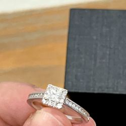 1ct 10k White Gold Wedding Ring Only Worn 4 Times 