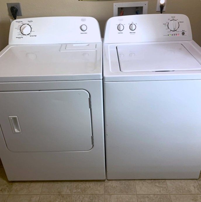 Full Size Washer Dryer set from Amana