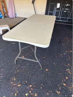 6’ Folding Utility Table