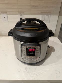 Instant Pot IP-DUO Multi-Use Electric Pressure Cooker – Excellent Condition