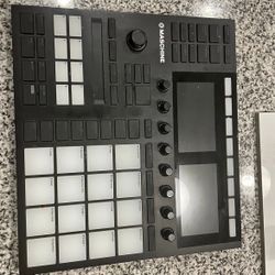 Native Instruments MASCHINE MK3 Drum Machine 