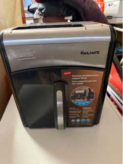 Staples MailMate Cross-Cut Paper Shredder – $20
