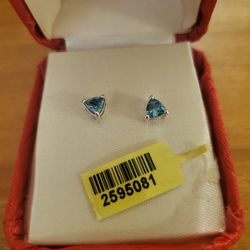 New Beautiful Blue Topaz 💙 Earrings Studs 