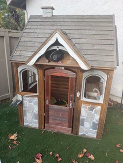 Free playhouse