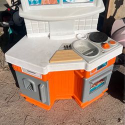 plastic toy kitchen