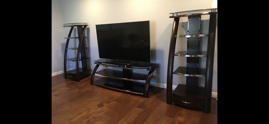 Entertainment center
