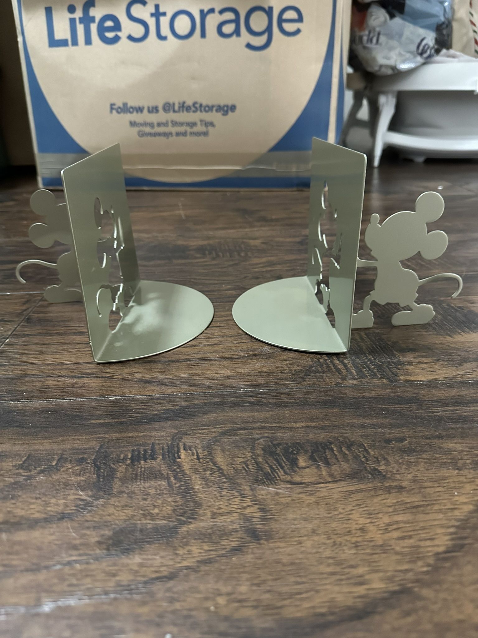 Zak Designs Mickey Mouse metal bookends