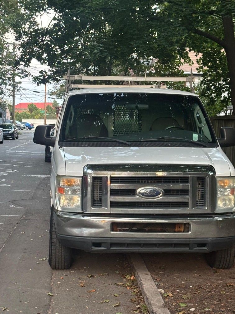 2008 Ford E-350