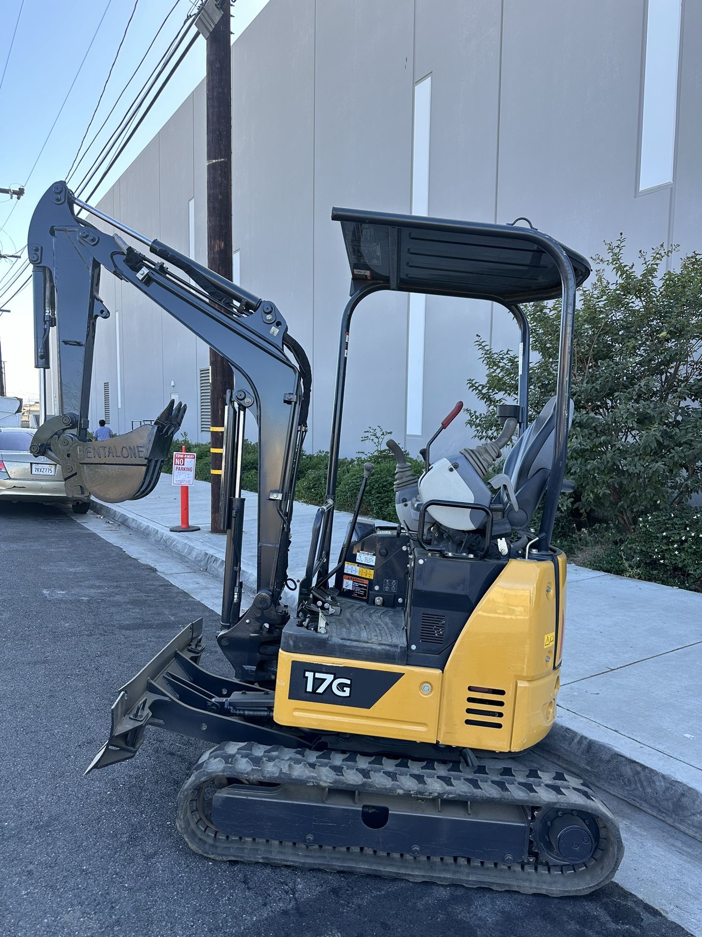 MINI EXCAVATOR