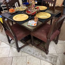 Table With 4 Chairs 