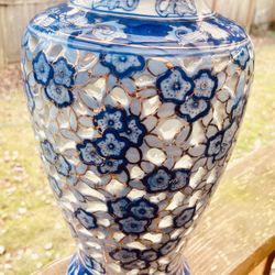 Vintage Porcelain Collectible Chinese Vase 12 Inch Tall 