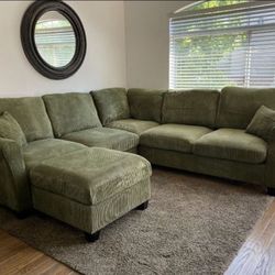 NEW SECTIONAL SOFA 