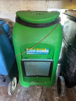 The Dri-Eaz DrizAir LGR 2000 is a heavy-duty commercial dehumidifier widely used for flood restoration and structural drying. It removes up to 28 gall