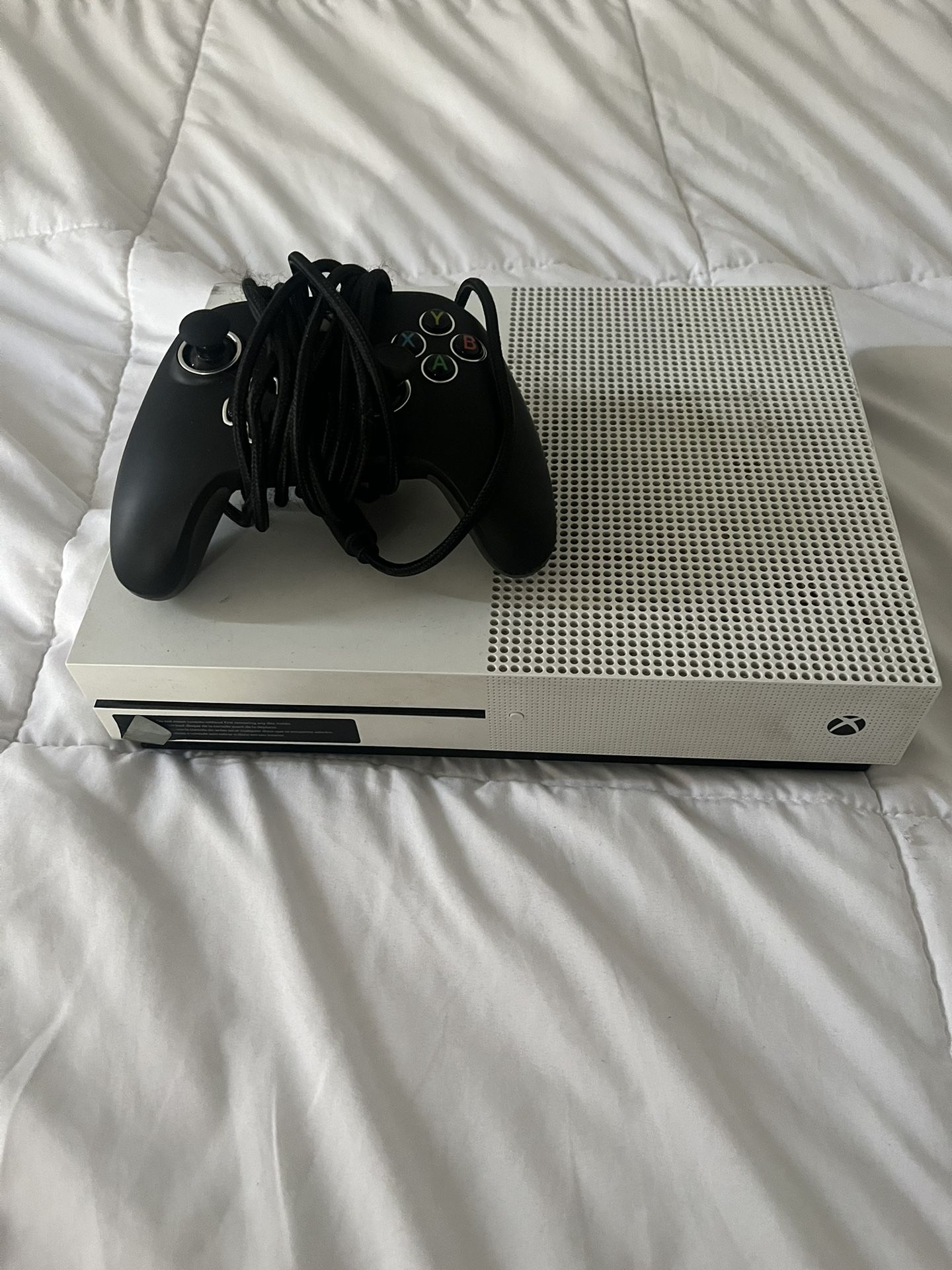 Xbox One S 