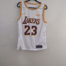 Lakers Jersey Size L 