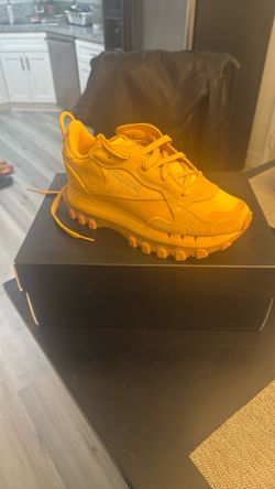 Cardi B Reebok Women’s In Box Size 7