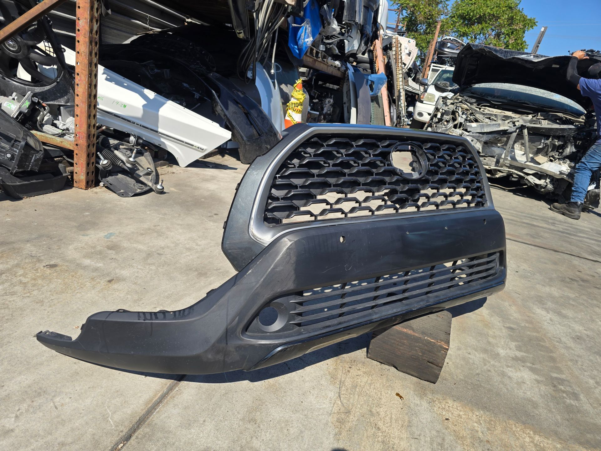 2025-UP TOYOTA COROLLA CROSS BUMPER AND GRILLE