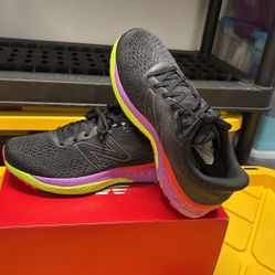 New Balance Women’s 880 Size 8 (fits Like A 7.5)
