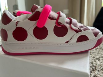NEW AUTHENTIC KIDS BURBERRY SNEAKERS SIZE 1 and 2