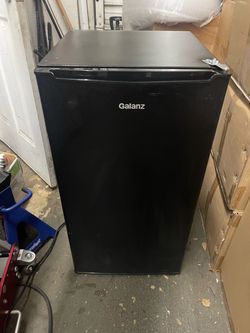Galanz 3.3 Cu Ft Compact Refrigerator